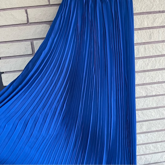 Blue pleated maxi skirt - Picture 4 of 10
